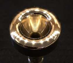 トップ部。写真はノーメッキ状態です。