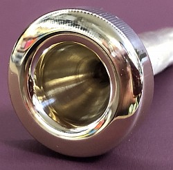 トップ部。写真はノーメッキ状態です。